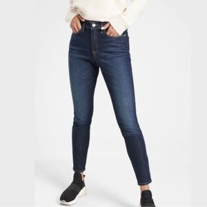 Athleta women’s Dark Wash Sculptek Skinny Jeans 6tall